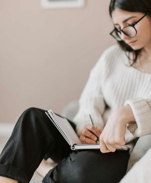 Vereinbaren einen Therapietermin mit mir - owi - Praxis für Hypnosetherapie & Veränderungscoaching - www.hypnose-hilfe.ch Vereinbaren einen Therapietermin mit mir - owi - Praxis für Hypnosetherapie & Veränderungscoaching